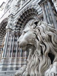 Stone lion outside San Lorenzo, Genoa