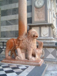 Guarding the entrance to Santa Maria Maggiore