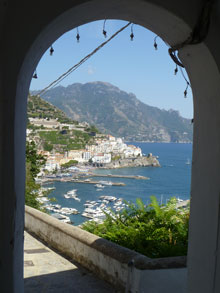 A paved path into Amalfi