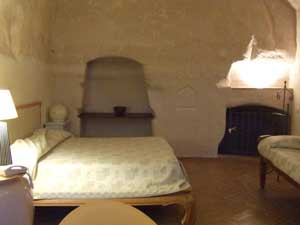 A cave bedroom in Matera