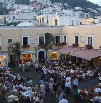 Early evening in the Piazzetta, Capri