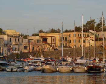 Chiaiolella, Procida