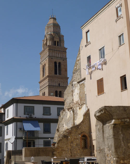Ruins, laundry and campanile, Gaeta