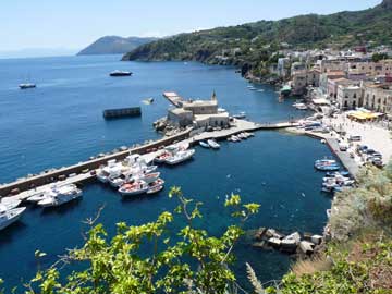 visit lipari