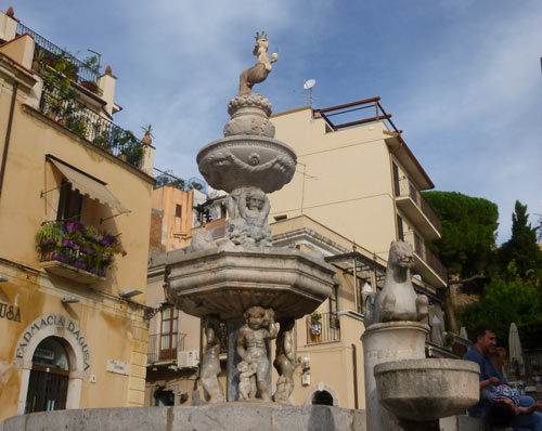 taormina tourist