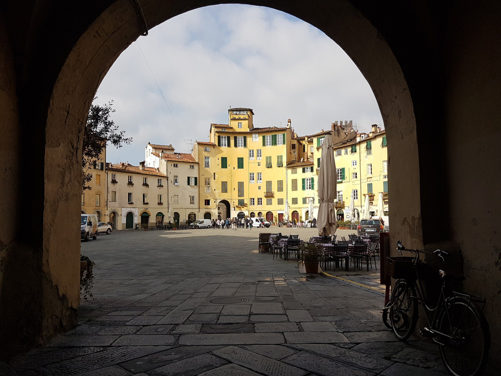 lucca tourist information centre